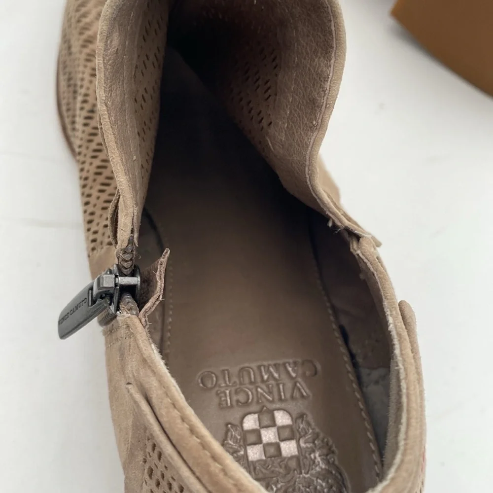 Vince Camuto Taupe Perforated Boots women 9M Casual suede office boho Y2K retro